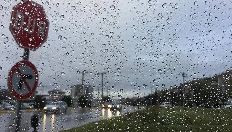 Meteoroloji’den Üzerine Düşülen Uyarılar: 20 İlde Sıcaklık Düşüyor ve Sağanak Yağış Bekleniyor