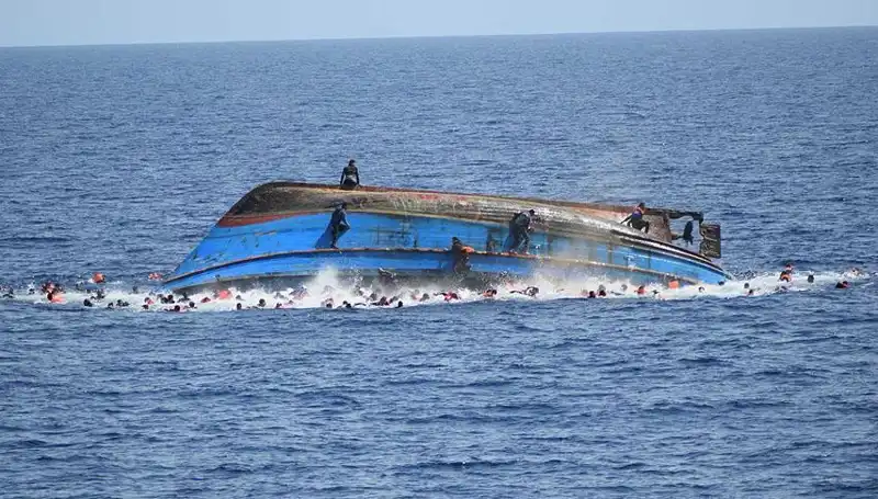 Filipinler’de Gemide Felaket: Alabora Olan Gemi, 4 Can Aldı!