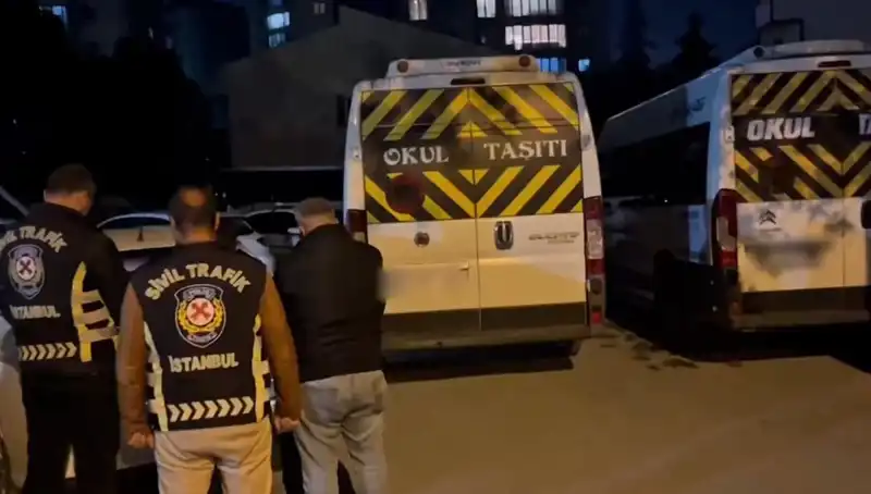 İkisi birden yakalandı: Görüntülerle Servis Sürücülerinin Suçları Açığa Çıktı