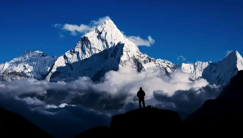Everest Dağı'nda Devrim Niteliğinde Bir Tırmanış Deneyimi Sunuluyor