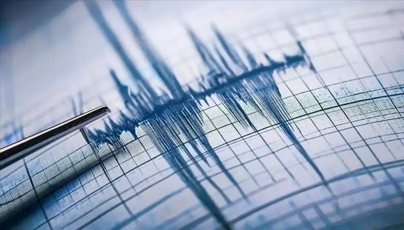 Ege Denizi'nde Beklenmedik Bir Deprem: Bölgede Panik Havası Esti