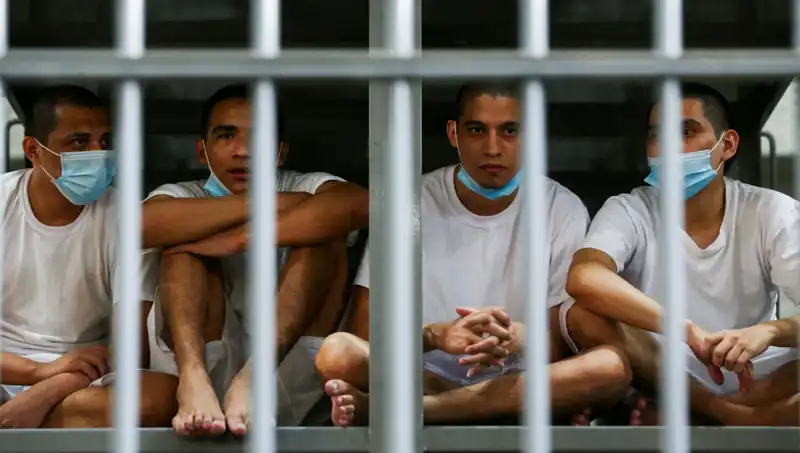 El Salvador'dan Venezuela'ya Siyasi Tutuklu Teklifi: Yeni Bir Diplomasi Mi Başlıyor?