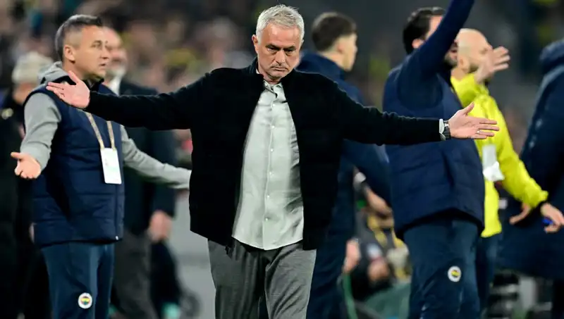 Mourinho'ya Tepki: "Modası Çoktan Geçmiş Biri" Dedi