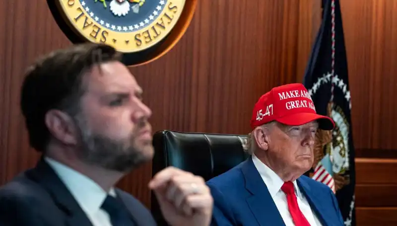 Trump'ın Azil Tasarısı Reddedildi: Siyasi Gelişmeler ABD'yi Nasıl Etkileyecek?