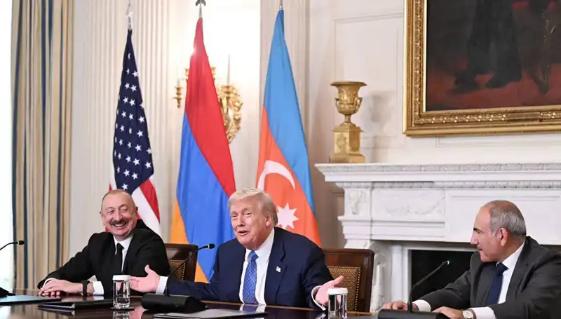 Aliyev'den Ermenistan'a Anayasa Çağrısı: "Zaman Kaybetmeye Gerek Yok"