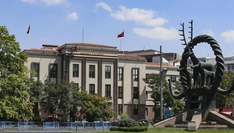 Ankara Valiliği, Çalışma Saatlerini 12/12 Olarak Belirledi: Beklentiler Ne Olacak?