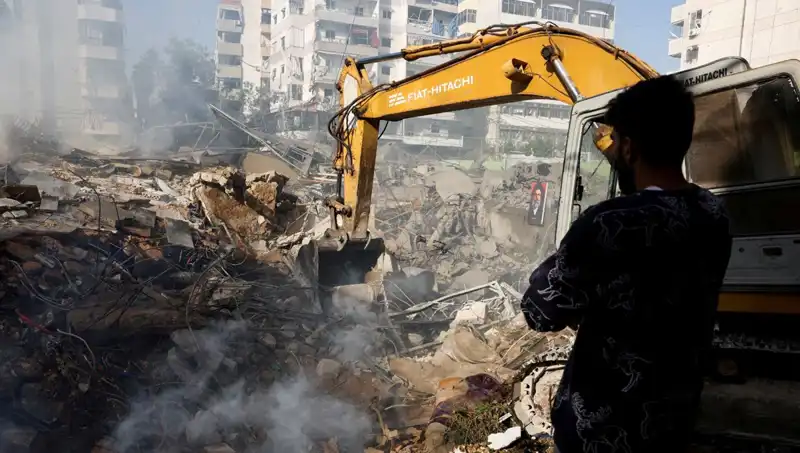 İsrail'in Lübnan Sınırındaki Bombardımanı: Yaralılar ve Gerginlik Tırmanıyor