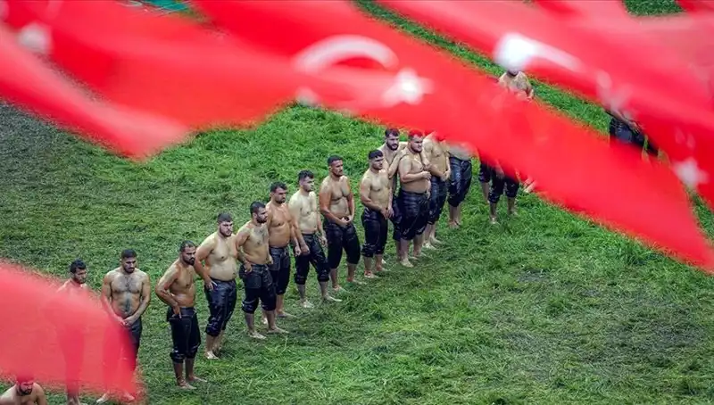 Kırkpınar Yağlı Güreşleri 664. Kez Başlıyor: Başpehlivanlar Arenaya Çıkıyor