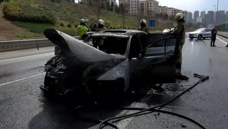Alev Alev Yanan Otomobilin Küle Dönüşmesi: Olayın Detayları