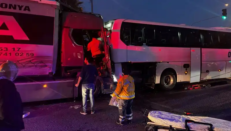 4 Araçlı Zincirleme Trafik Kazası: Feci Kaza Bir Hayatı Sonlandırdı
