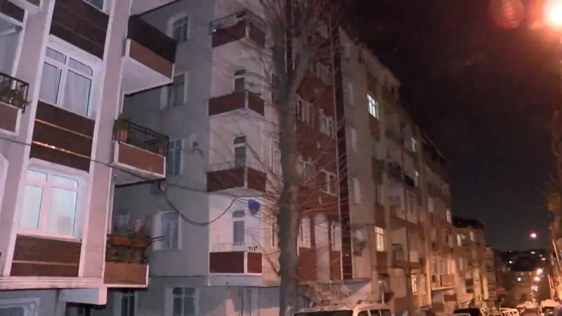 Altı Katlı Apartmanda Panik: Sesi Duyanlar Kolonlardan Kaçtı