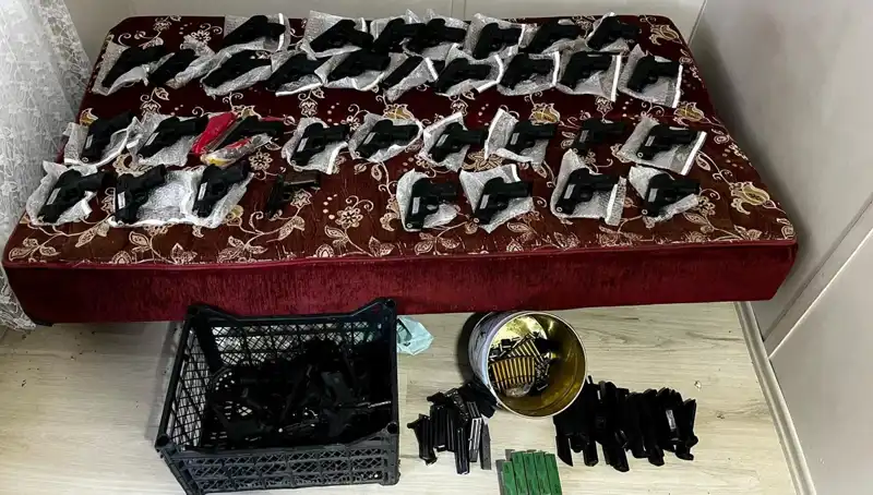 Gaziantep'te Yapılan Operasyon: 45 Silah ve El Bombası Ele Geçirildi!