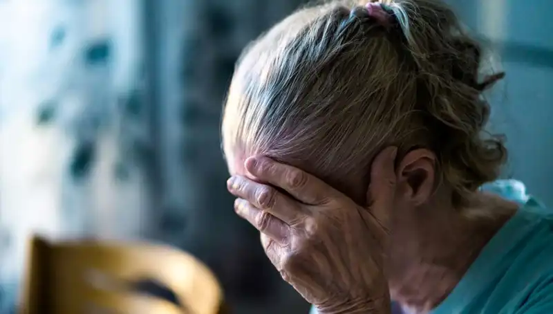Alzheimer'ı Tetikleyen 5 Yaygın Alışkanlık: Nöroloji Uzmanı Açıkladı