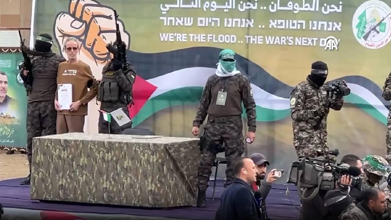 Hamas, 3 İsrailli erkek esiri Kızılhaç'a teslim etti