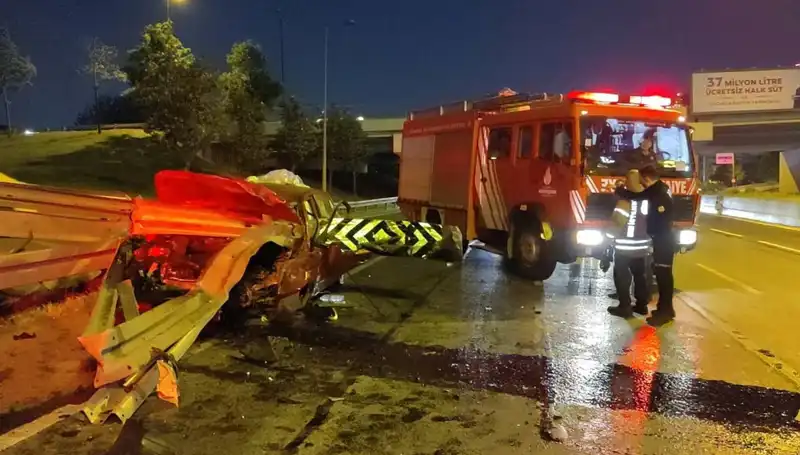 : Bariyer Kazasında Sürücü Hayat Mücadelesi Veriyor: Otomobilin Başına Neler Geldi?