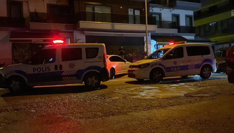 Kocaeli'de Gençler Arasında Kan Donduran Bıçaklı Kavga: İki Yaralı