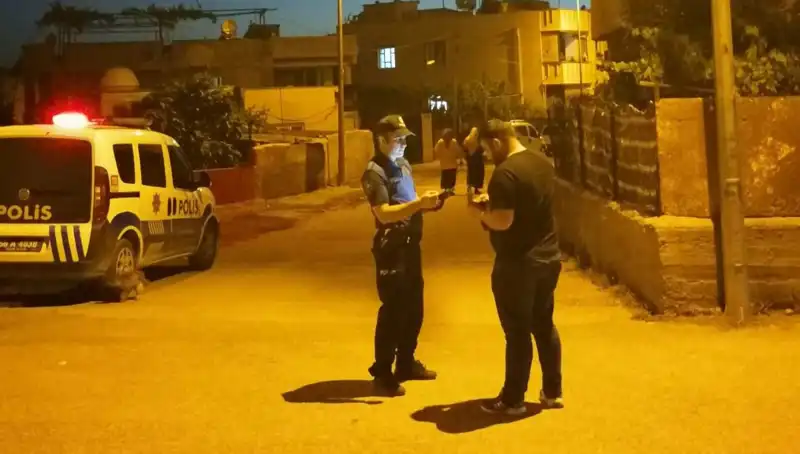 Husumetlilerinin Evine Saldıran Şahıslar Kaçarken Yakayı Ele Verdi