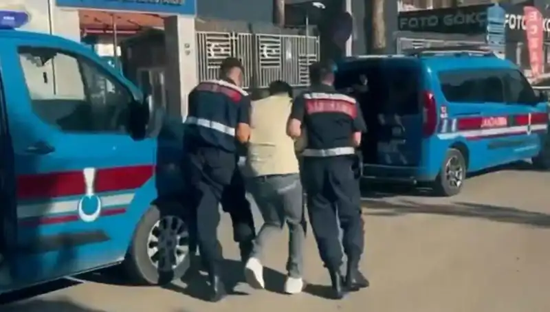 Türkiye Genelinde Suç Örgütlerine Dev Operasyon: 74 Gözaltı!