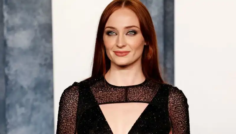 Sophie Turner'ın Sabrını Taşıran O Yorum: Game of Thrones'un Tartışmalı Anları