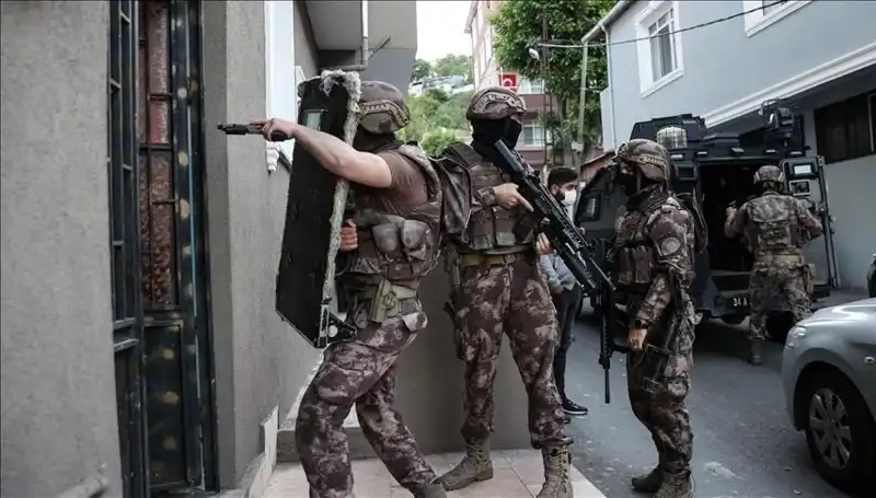 İstanbul'da DAEŞ'e Yönelik Büyük Operasyon: 20 Gözaltı Gerçekleşti!