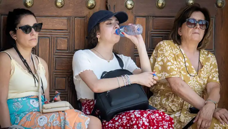 Türkiye’de 23 İl Sıcaklık Rekorları Kırdı: 40 Dereceyi Geçen Yerler!