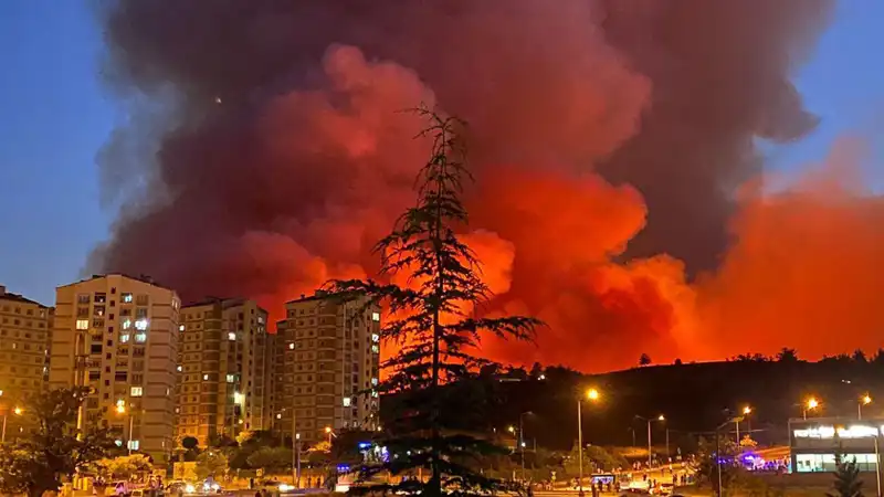 Bursa'da Yangınlar Şehri Sarmış Durumda: Ciddi Tehlike Söz Konusu