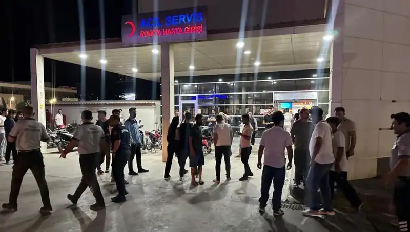 Acil Servis Önünde Gerilim Dolu Anlar: Tekme Tokat Kavga Görüntülendi!