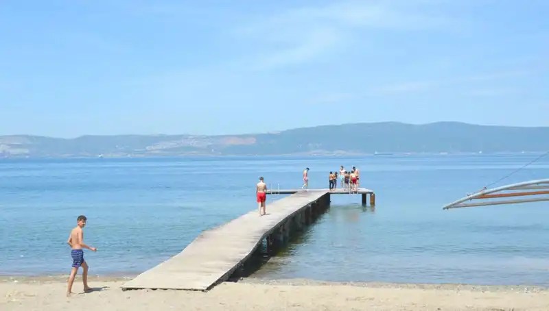 Sıcak Havalar Tatilcilere Deniz Keyfi Sunuyor: Plajlar Dolu!