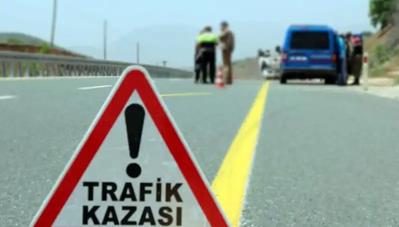 Otomobil ile Kamyon Çarpışması: Feci Kaza Sonrası Can Kaybı ve Yaralılar