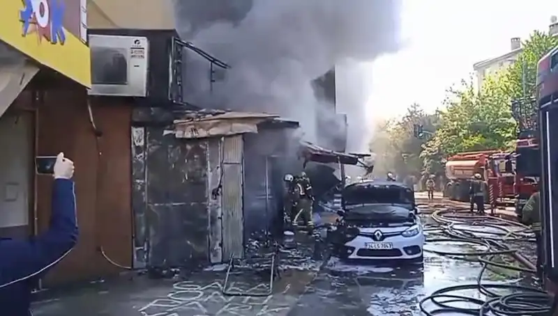 Ümraniye'de Hediyelik Eşya Dükkanında Yangın: Gözyaşları ve Kaybın Ardından