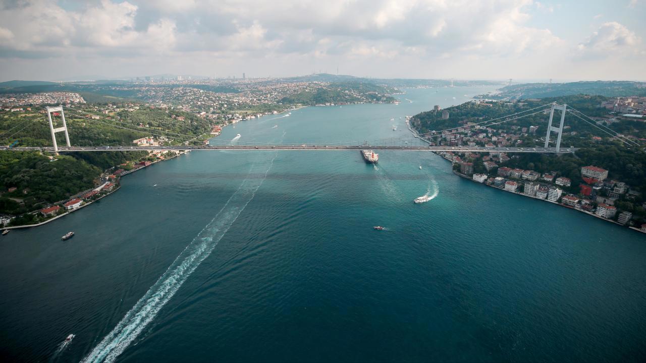 İstanbul Boğazında Gemi Trafiği Normalleşiyor