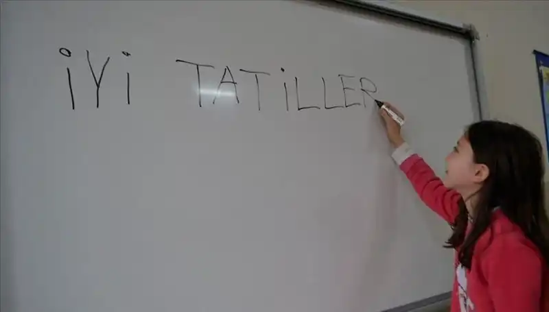 20 Milyon Öğrenci İçin Son Ders Zili 20 Haziran'da Çalacak: Yaz Tatili Başlıyor!