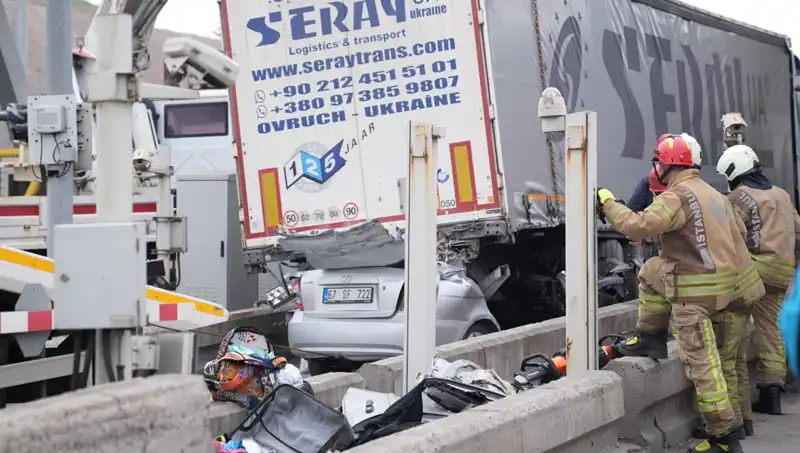 Bayram Tatilinde Yolda Kayıp: Trafikte 72 Can Hayatını Kaybetti