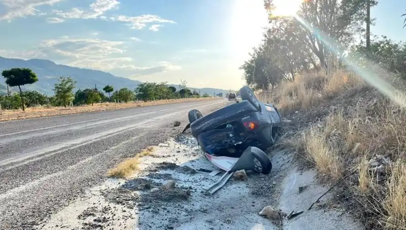 Adıyaman'da Korkutan Kaza: Otomobil Takla Attı, Yaralılar Var!