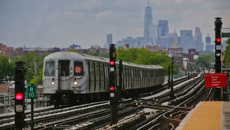 Metro Sörfü: Gençlerin Hayatını Tehdit Eden Tehlikeli Trend