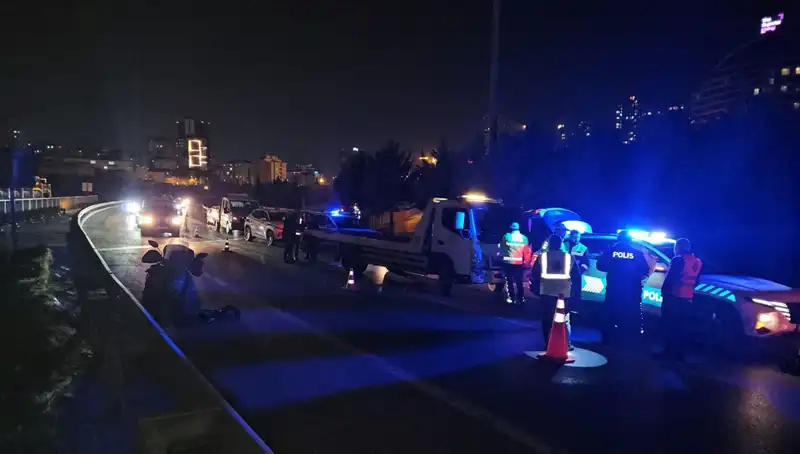 TEM Otoyolu’nda Şaşırtan Kaza: Yatan Kişi Metrelerce Sürüklendi