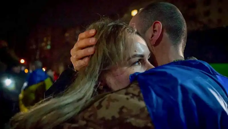 Ukrayna ve Rusya Arasında Tarihi Savaş Esiri Takası: 175'er Kişi Serbest Bırakıldı