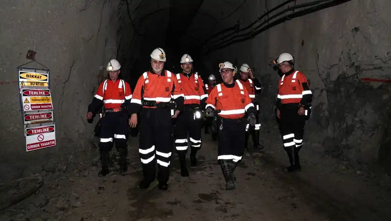 Bakan Işıkhan’ın Altın Madenine İnmesi: Yatırımlar ve Gelecek Vizyonu