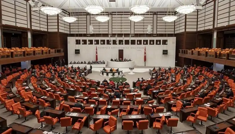 Meclis’te Gıda Zehirlenmesi Tartışmaları: İdare Amiri Hasan Turan’dan Açıklama