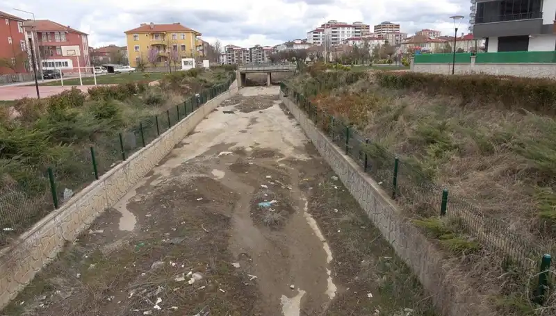Coşkun Akıp Giden Nehirler Şimdi Kuraklık Tehditinde