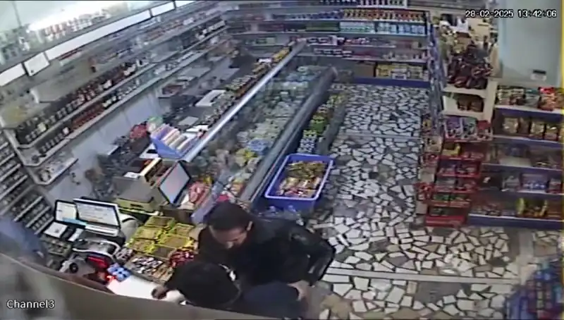 Cezaevi Firarisi Markette Dehşet Saçtı: Bıçakla Soygun Girişimi