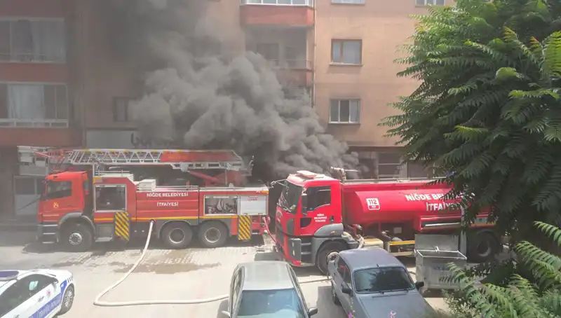 Niğde'deki Beyaz Eşya Deposunda Büyük Yangın: Olayın Detayları