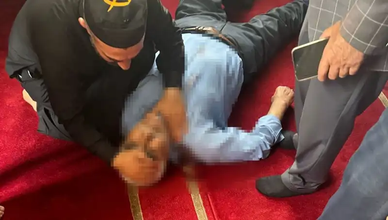 Camide Namaz Kılarken Bıçaklanan Cemaat, Güvenlik Açığına Dikkat Çekti