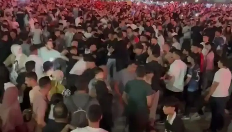 Konserde Çıkan Bıçaklı Kavgada Üç Genç Yaralandı: Detaylar Ortaya Çıktı