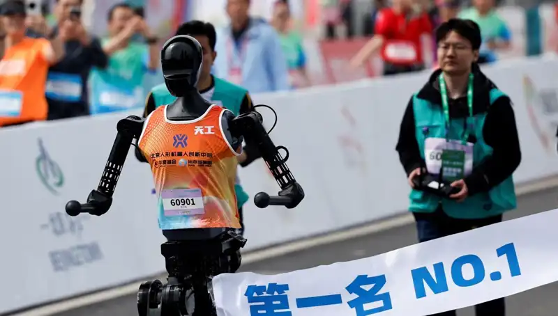 Çin'de Robotların Maraton Koşusu: Yapay Zeka Sınırları Zorluyor