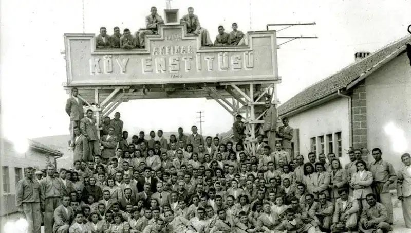 17 Nisan: Köy Enstitüleri'nin Tarihsel Önemi ve Bugünkü Yansımaları