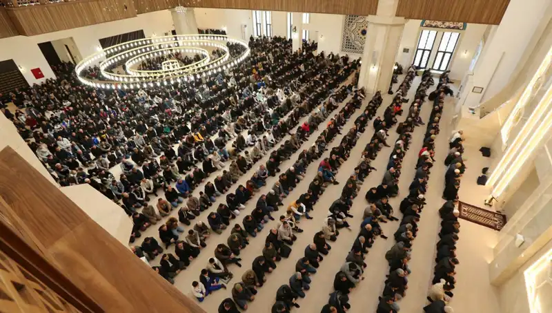 Cuma Namazı Saatleri 4 Nisan 2025: İstanbullular ve Başkentliler İçin Taktik Bilgiler