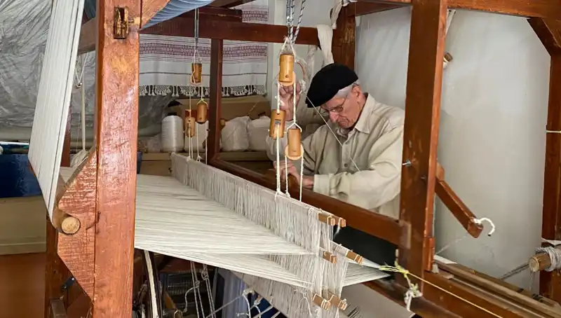 62 Yıldır İplerle Sanatı Buluşturan Usta: Hayatını Adadığı Mesleği