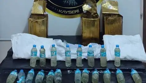 Bal Tenekelerinden Yüksek Miktarda Metamfetamin Çıktı: Uyuşturucu Tüccarlarının Yeni Yöntemi