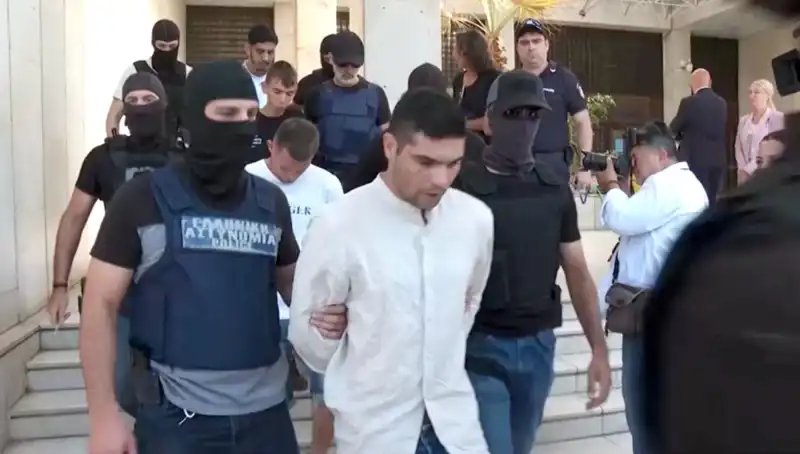 Atina'da Profesör Cinayetinin Perde Arkası: 5 Kişi Gözaltında